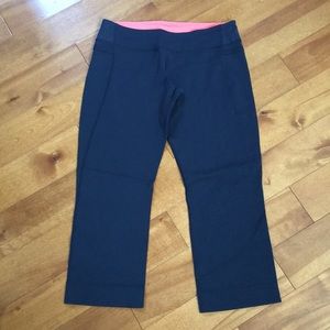 Women’s Lululemon crop pants
